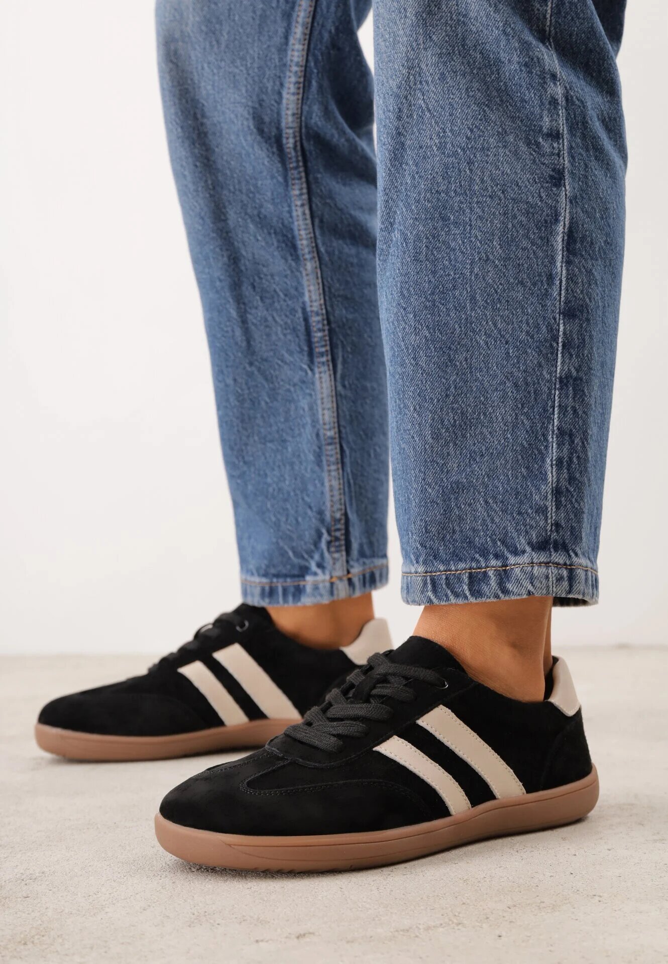 berrozio Sneakers din piele cu vârf lat în stilul pantofilor de tenis Zaye Negri