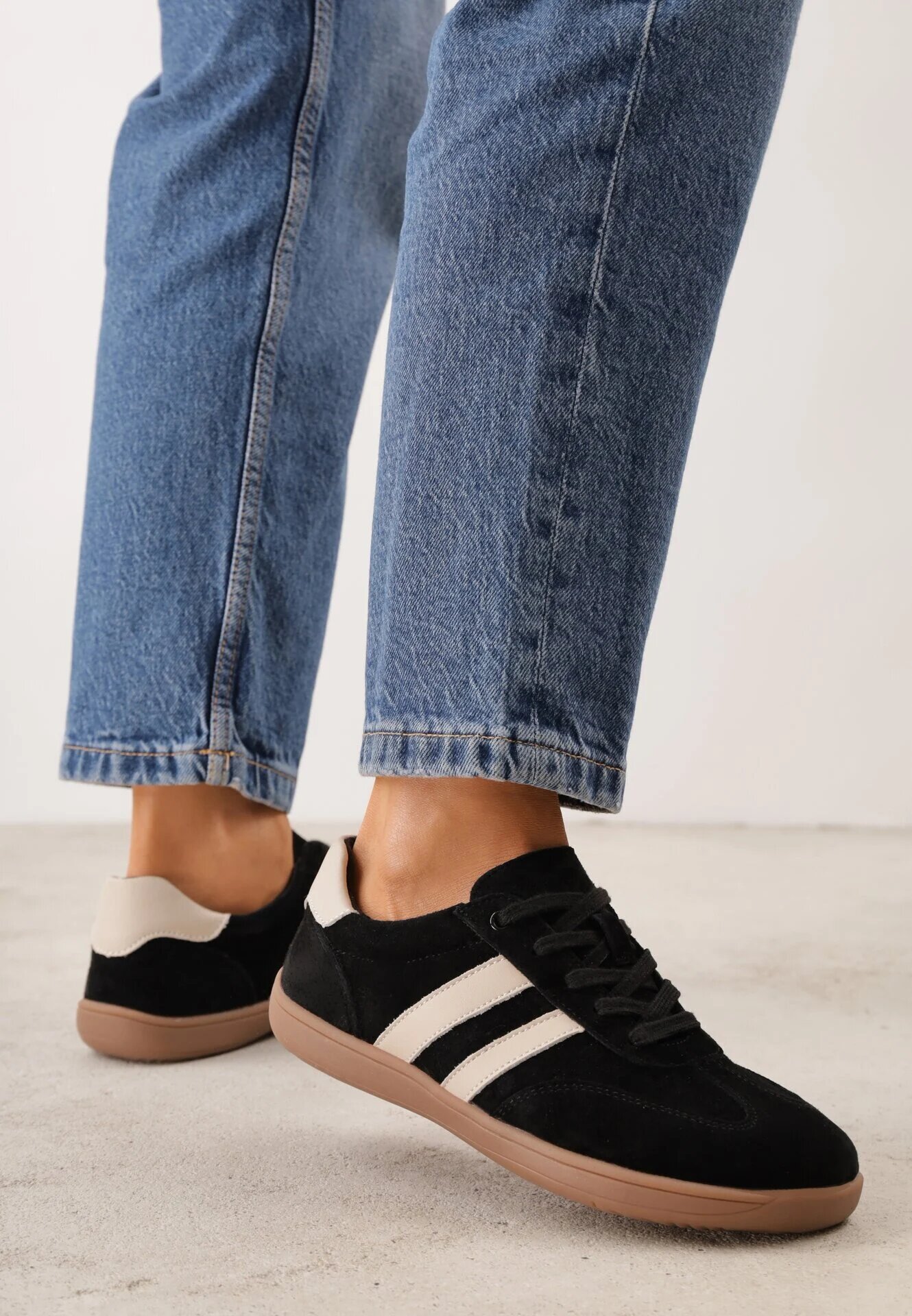 berrozio Sneakers din piele cu vârf lat în stilul pantofilor de tenis Zaye Negri