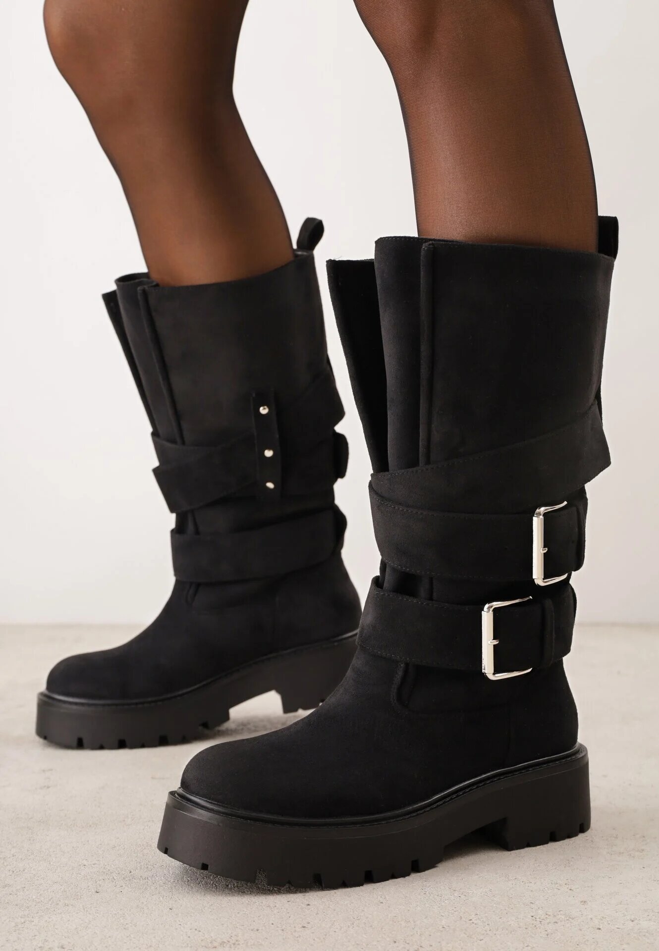 bestelle Botine cu talpă groasă în stil grunge cu catarame decorative Dorela Negre