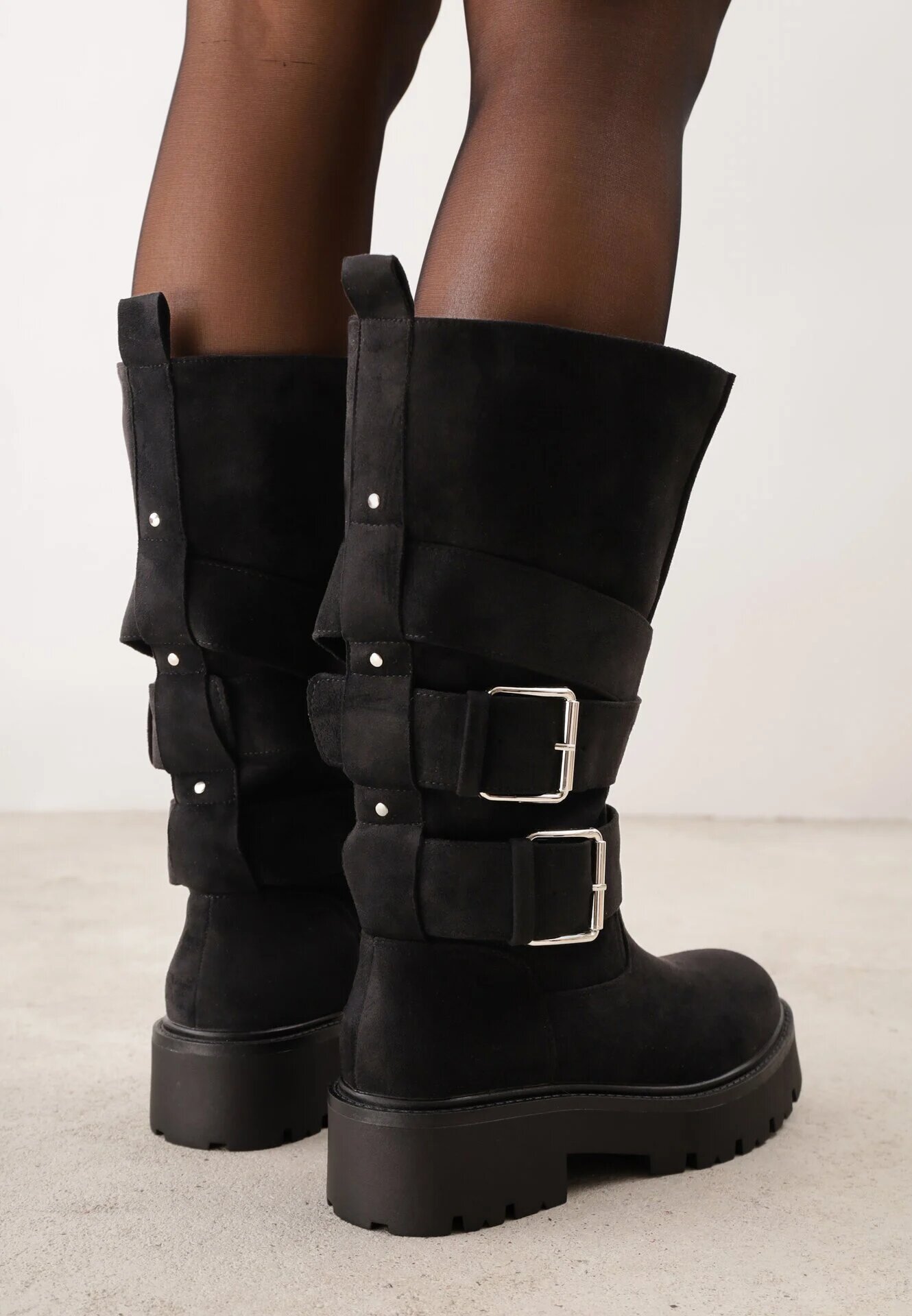 bestelle Botine cu talpă groasă în stil grunge cu catarame decorative Dorela Negre
