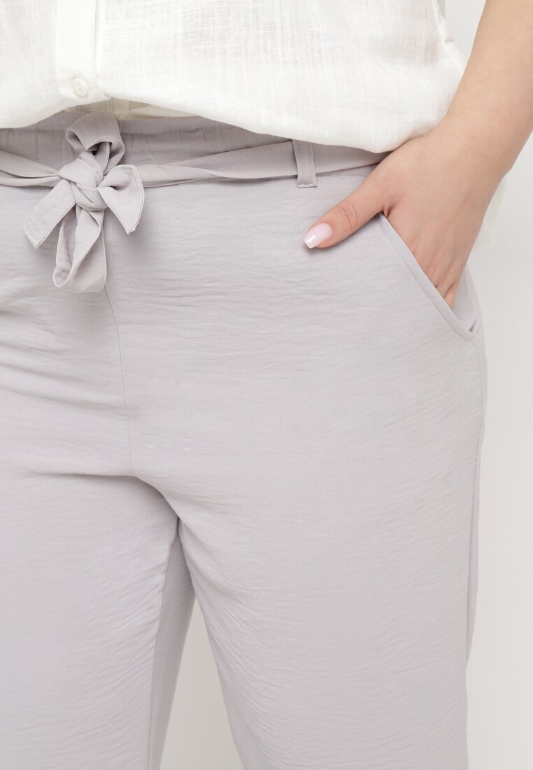 bh forever Pantaloni Regular Gri deschis Cu cordon în talie Stil Paperbag Tamburia