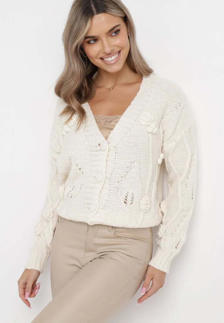 bisou's project Cardigan bej deschis tricotat cu nasturi