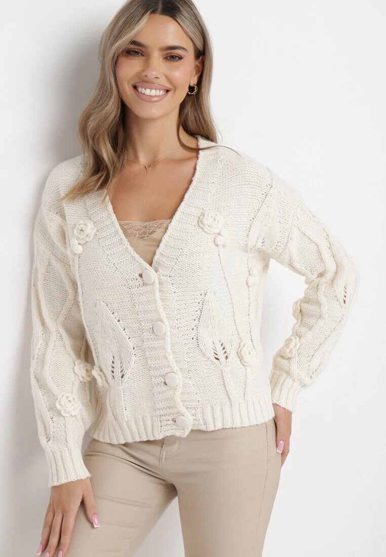bisou's project Cardigan bej deschis tricotat cu nasturi