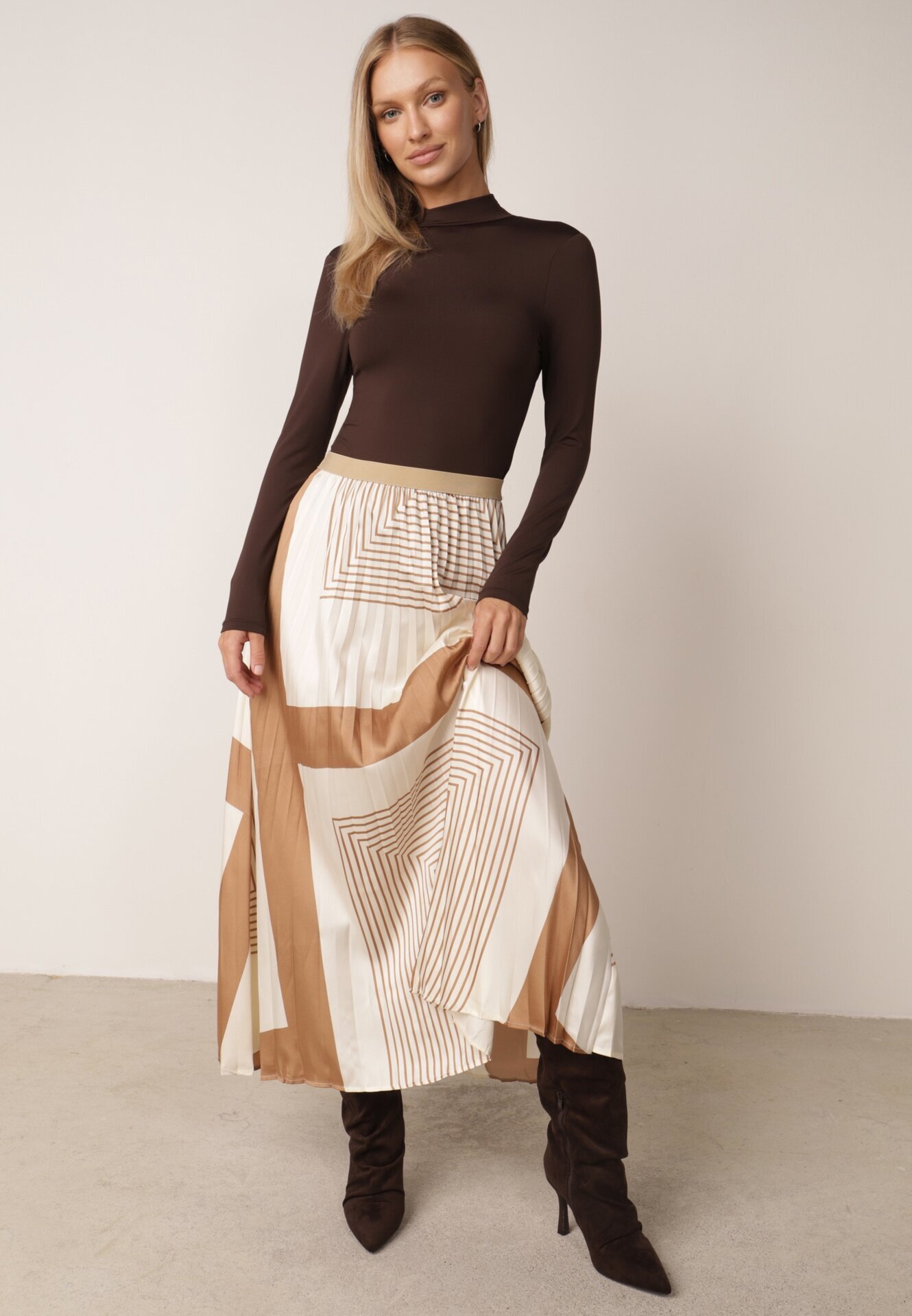 bisou's project Fustă Bej cu Pliuri Delicate Talie Elastică și Model Geometric Iolantha
