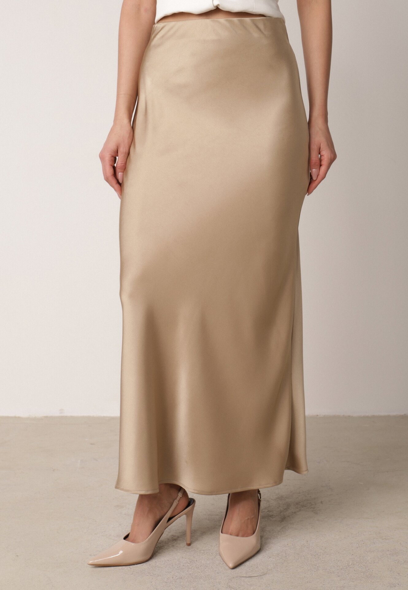 bisou's project Fustă Bej de Satin Maxi Shapas