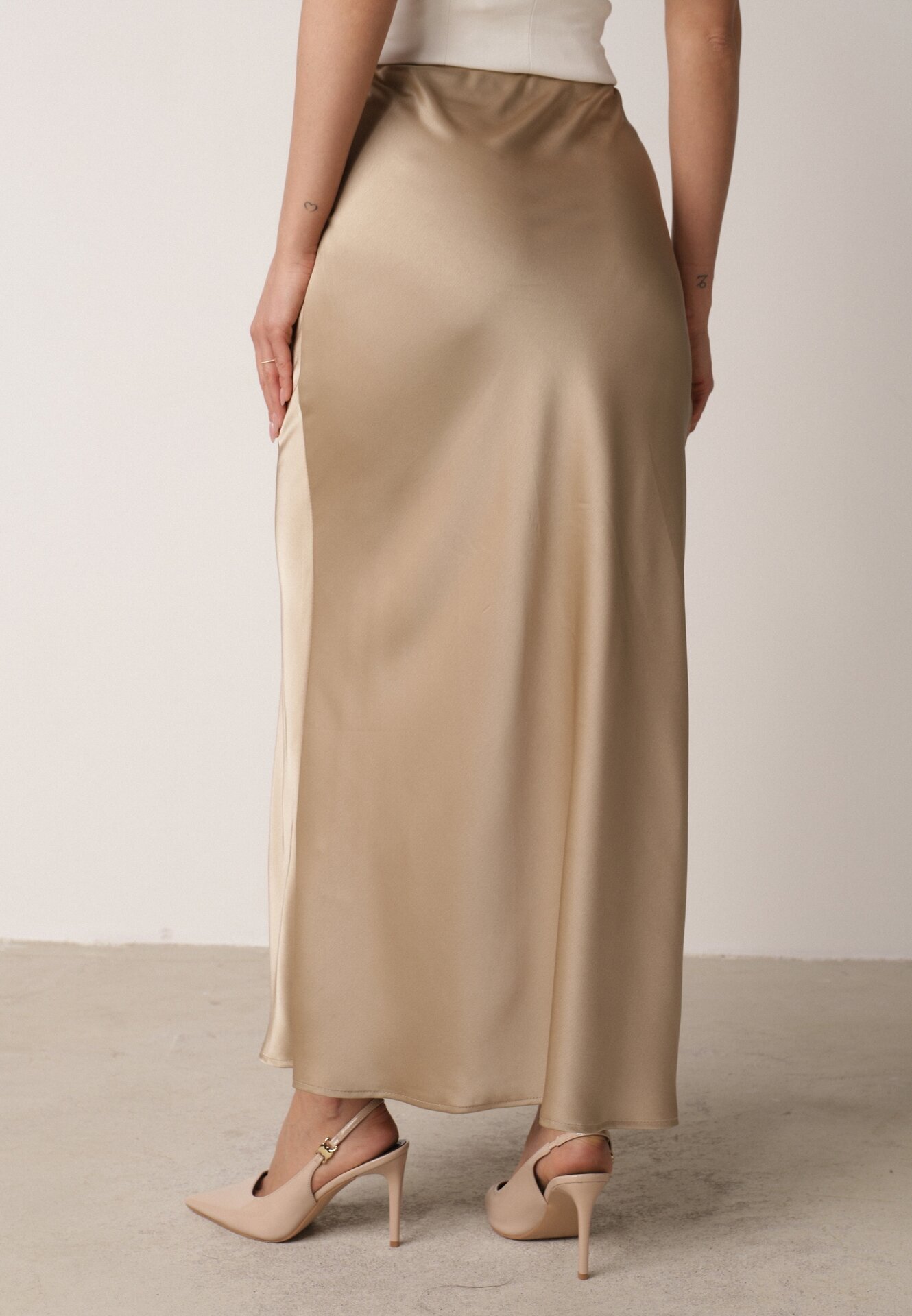 bisou's project Fustă Bej de Satin Maxi Shapas