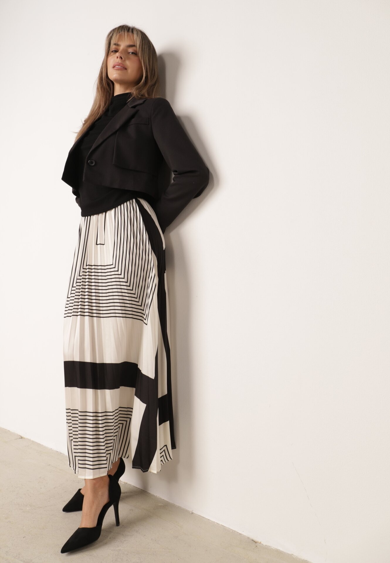 bisou's project Fustă Neagră cu Pliuri Delicate cu Elastic în Talie și Model Geometric Iolantha