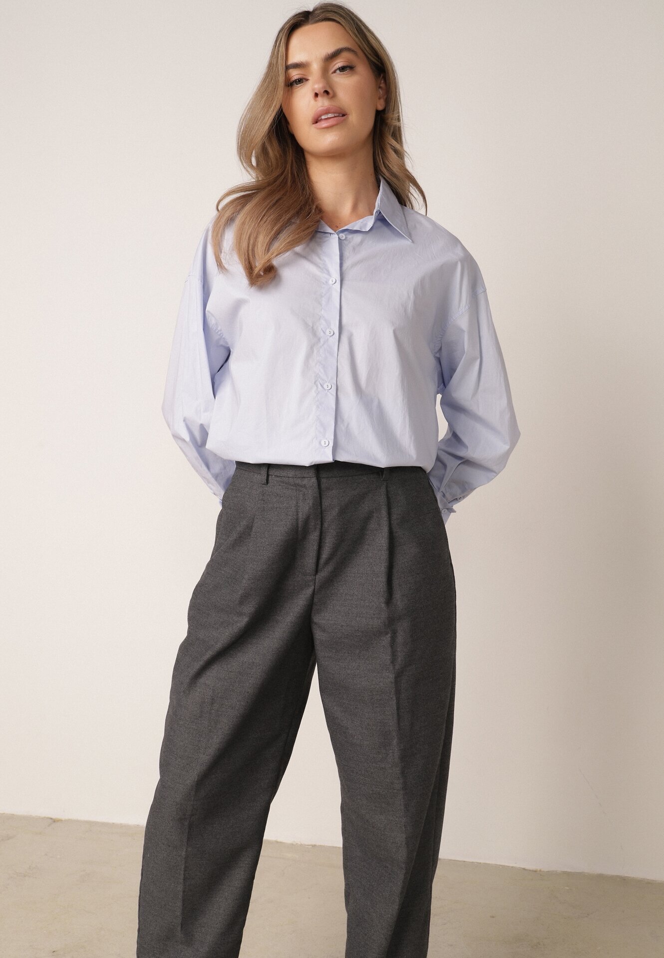 bisou's project Pantaloni de costum gri închis lejeri cu buzunare Vireal