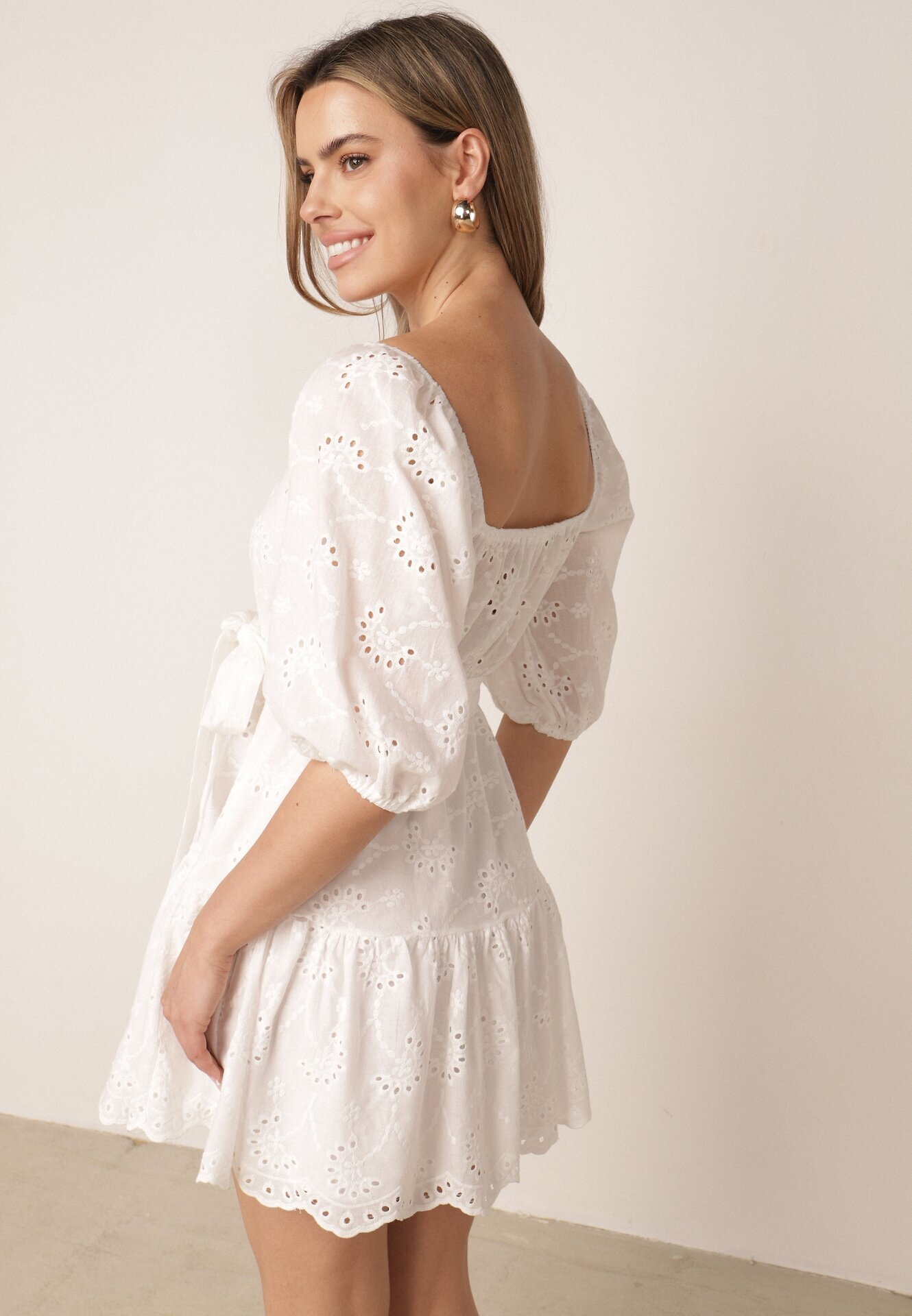 bisou's project Rochie Albă Daphlenia