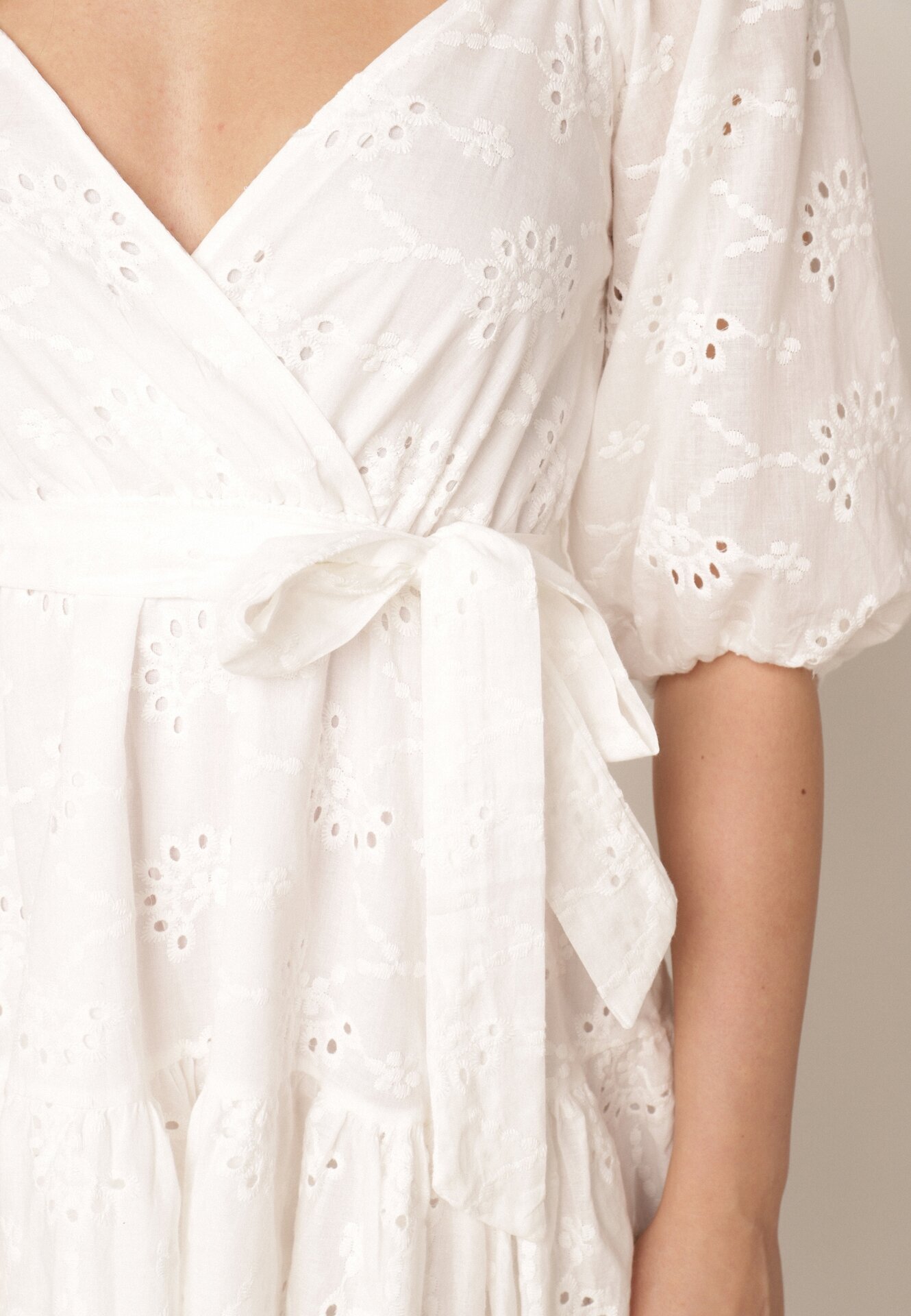 bisou's project Rochie Albă Daphlenia