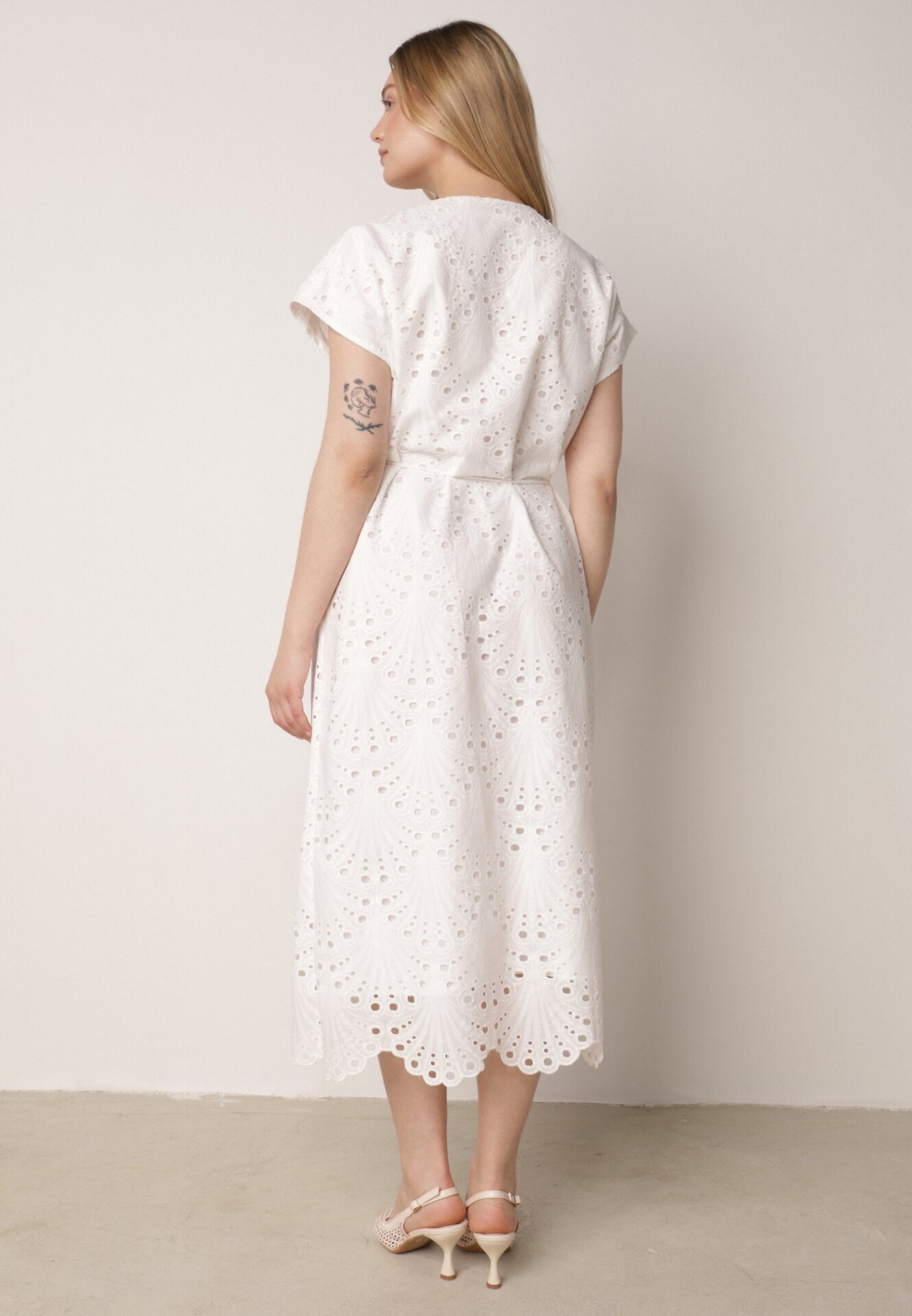 bisou's project Rochie Albă din Bumbac Decorată cu Broderie cu Mânecă Scurtă și Curea din Material Dimisha