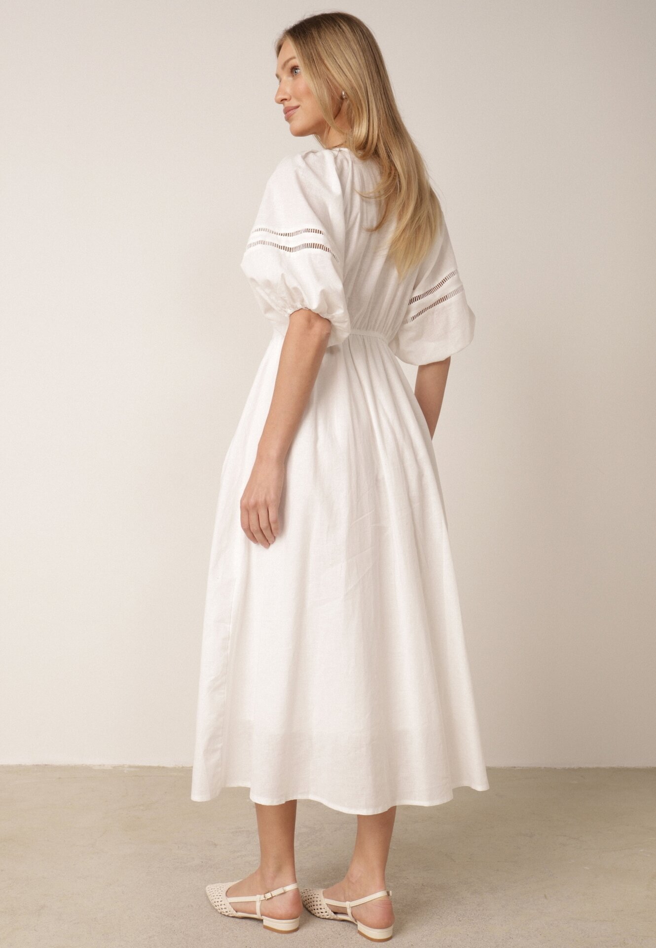 bisou's project Rochie Albă Maxi din bumbac și in cu inserții ajurate și elastic în talie Arada