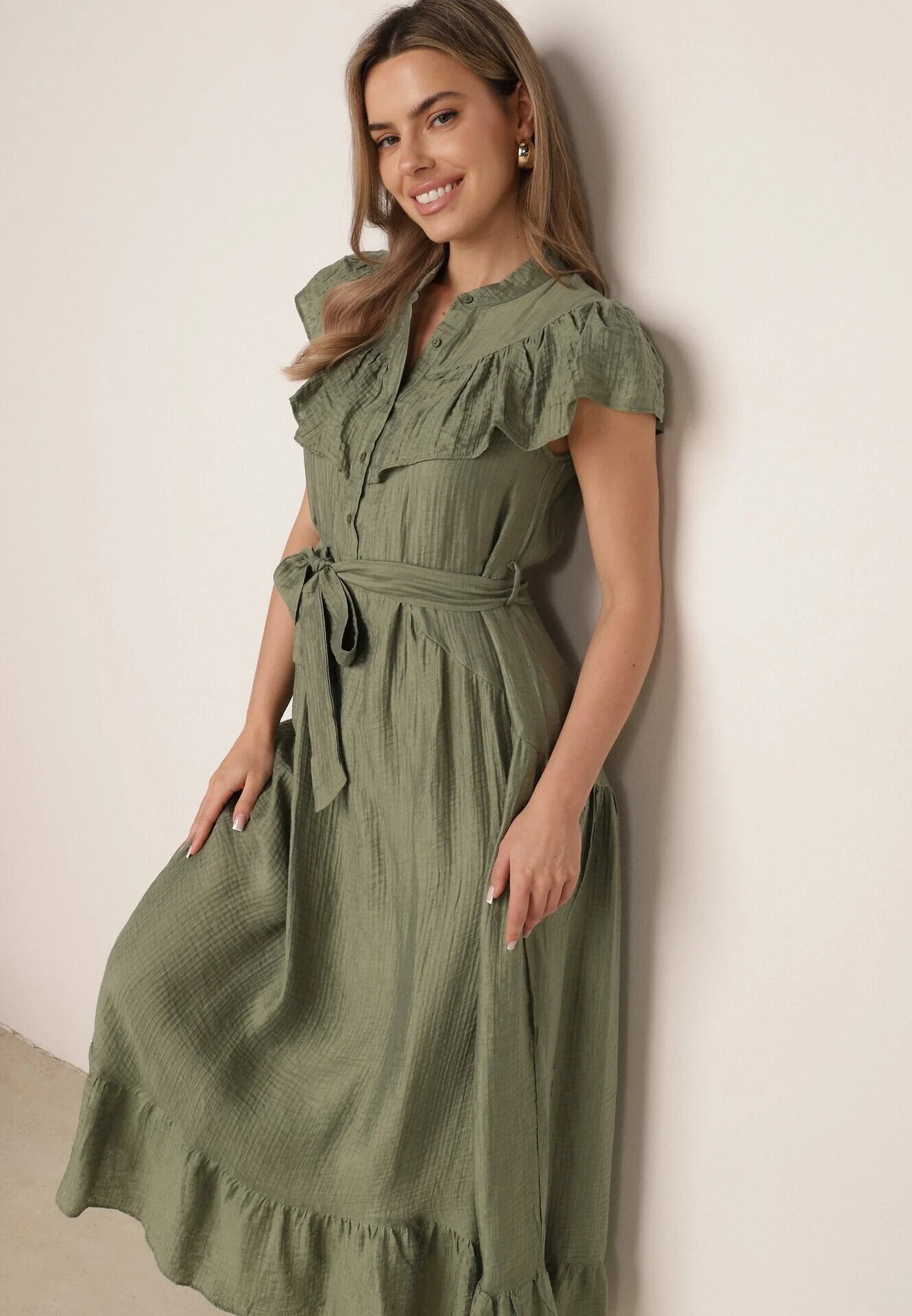 bisou's project Rochie Cloș Verde cu viscoză ornată cu volane încheiată cu nasturi cu curea suplimentară din material Ganesia