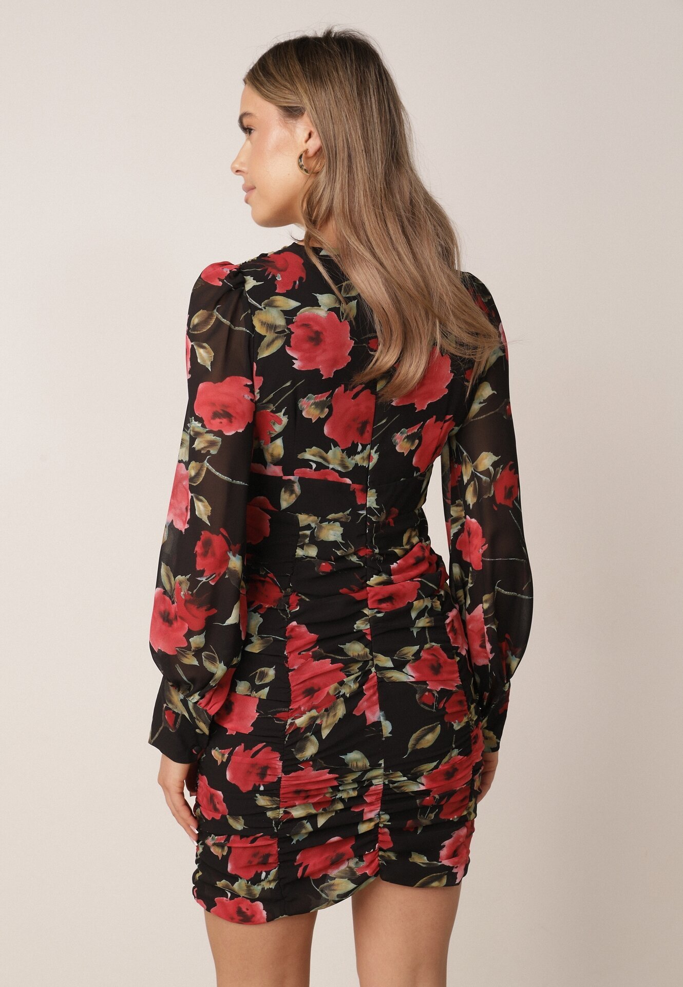 bisou's project Rochie Neagră Mulată cu Drapaj Kassissa