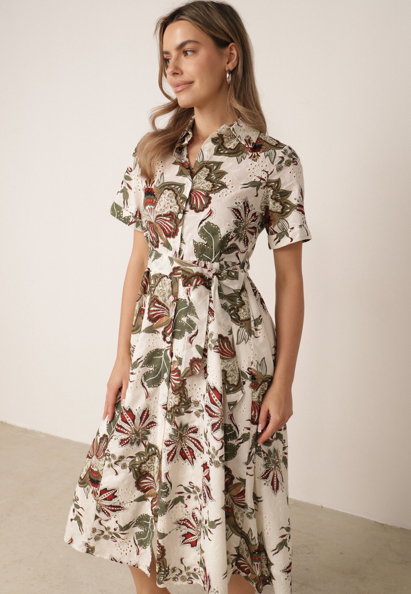 bludeise Rochie-cămașă din țesătură de bumbac cu broderie cu model floral Karicea Verde