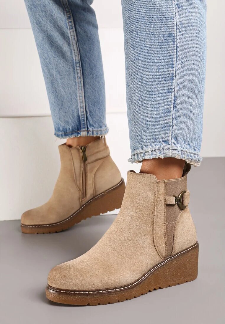  Botine Bej cu Platformă în Stil Chelsea cu Ornament Metalic Savanesse