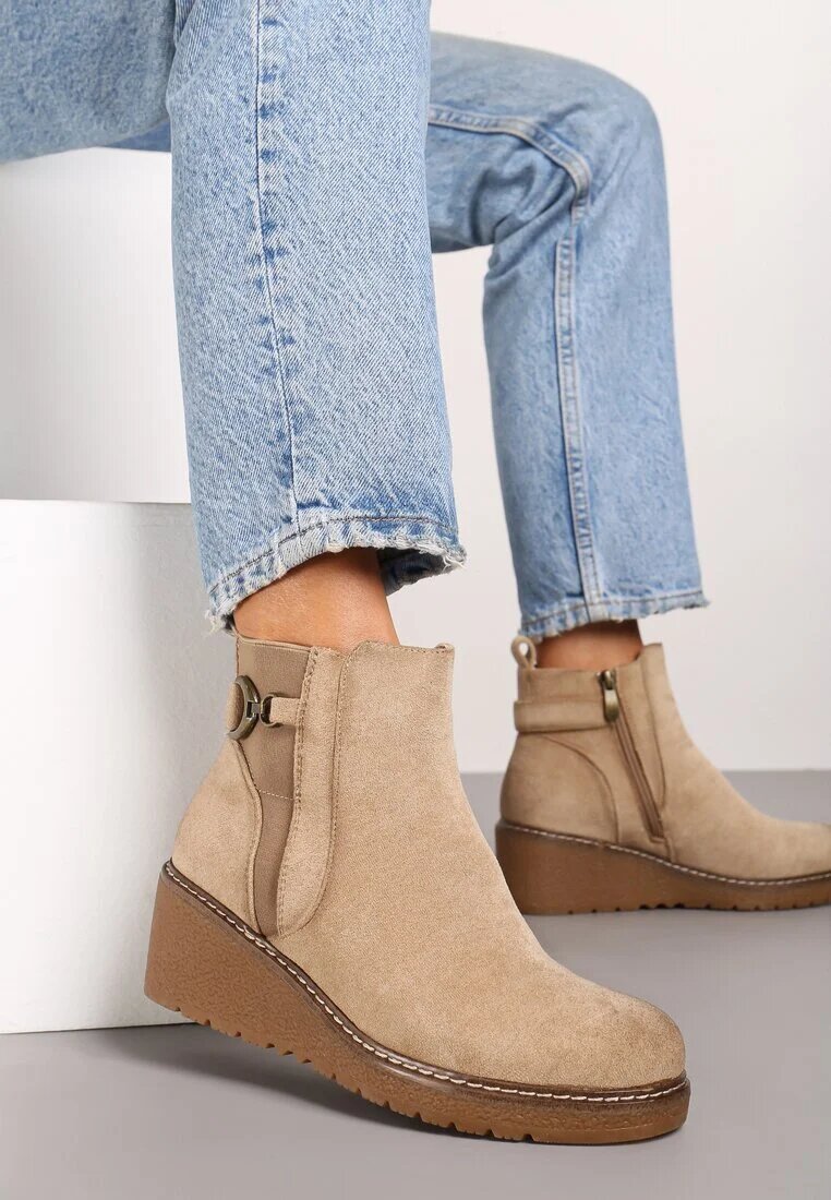  Botine Bej cu Platformă în Stil Chelsea cu Ornament Metalic Savanesse