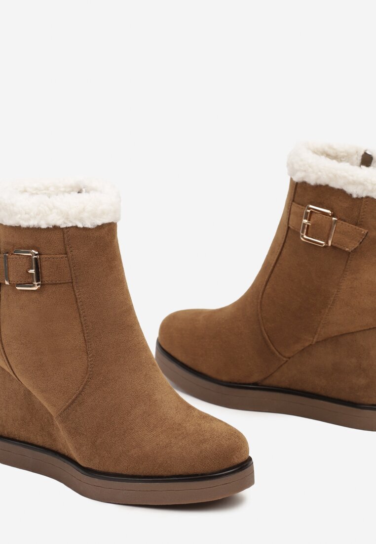  Botine Maro cu talpă compensată Decorate cu blană și cu cataramă Terisse
