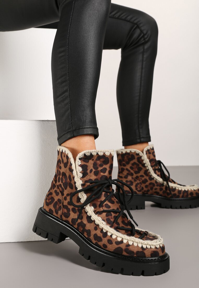  Botine Maro din imitație de piele întoarsă cu șireturi suplimentare decorate cu detalii brodate și cu model leopard Iveledi