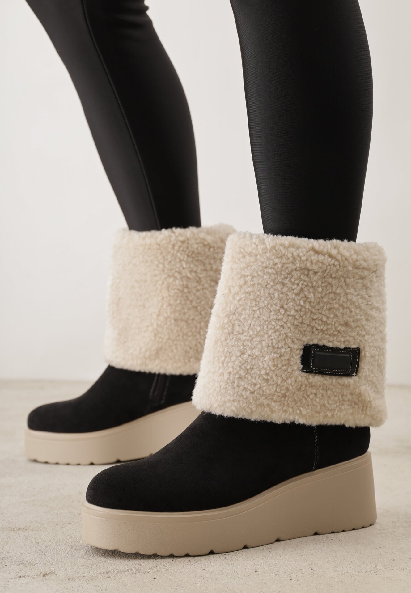  Botine Negre cu pană cu blăniță tip Miel Asnora