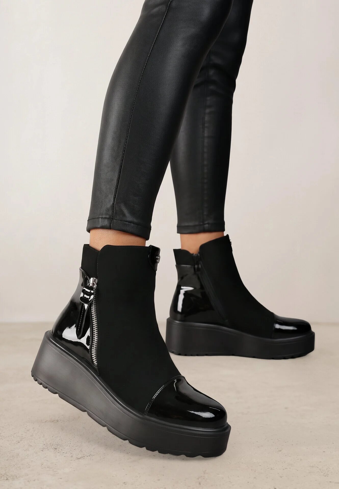  Botine Negre cu pană Decorate cu fermoar și Inserții lăcuite Linnalia