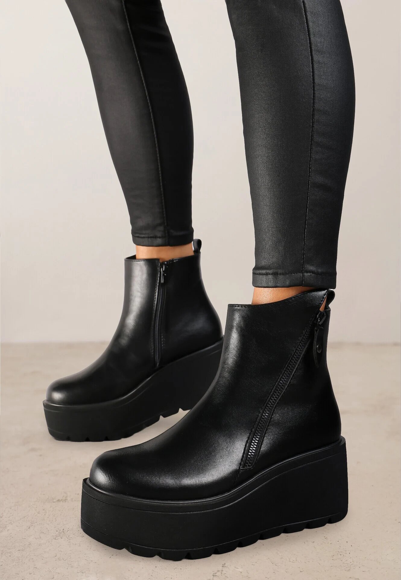  Botine Negre din Piele Ecologică cu Toc Pană cu Platformă Ornamente cu Fermoar Irivara