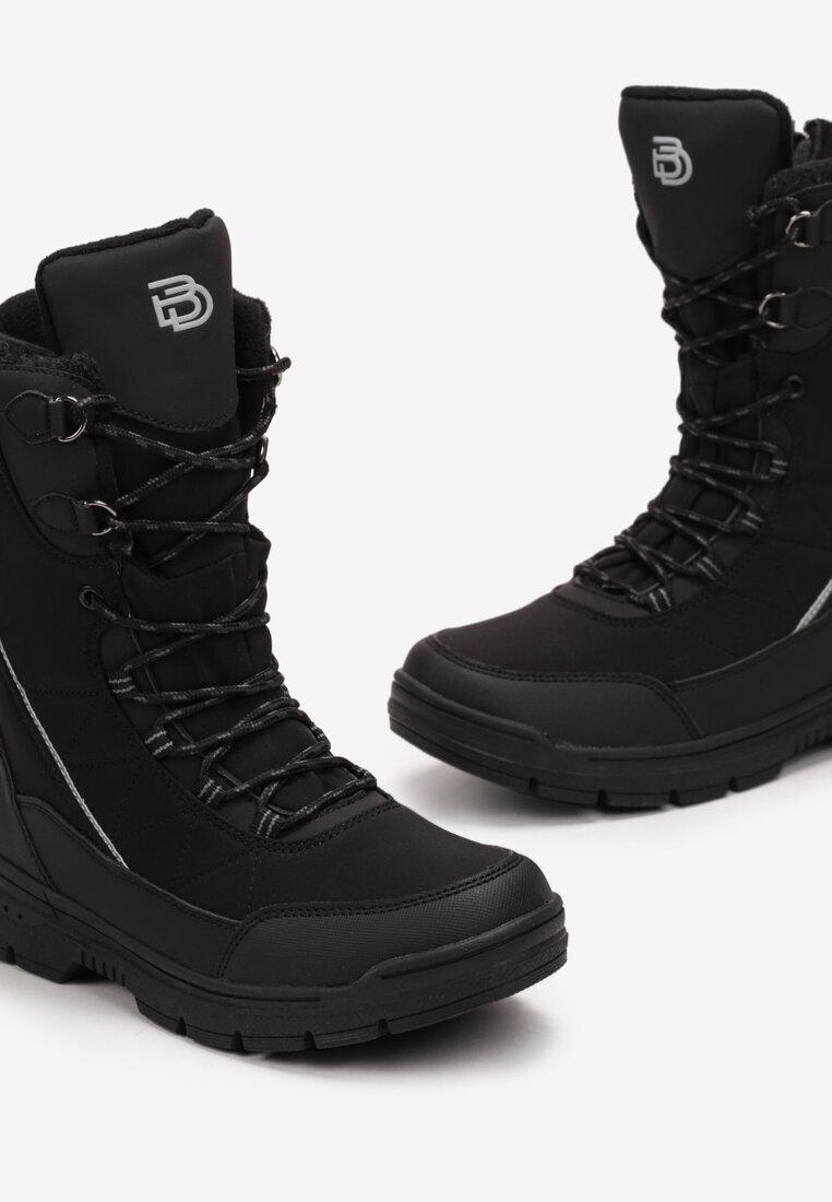  Botine Negre Sport cu carâmb înalt Izolate Fardana