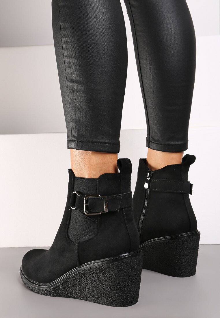  Botine Negre stil Chelsea pe coturn decorate cu o curea Erinnda