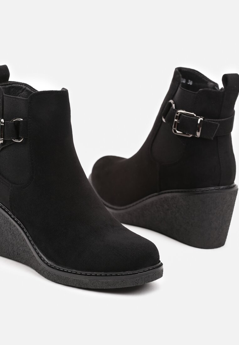  Botine Negre stil Chelsea pe coturn decorate cu o curea Erinnda