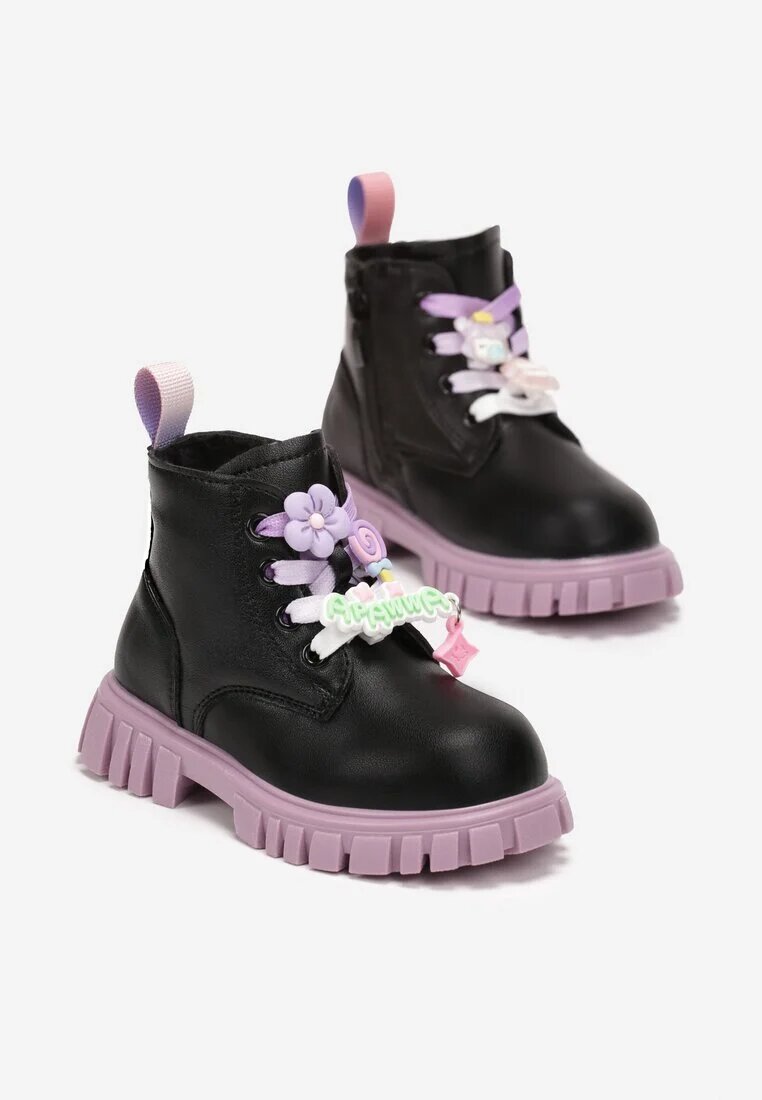 Botine Negru-Violet cu talpă plată cu decupaje decorate cu pandantive Siduri