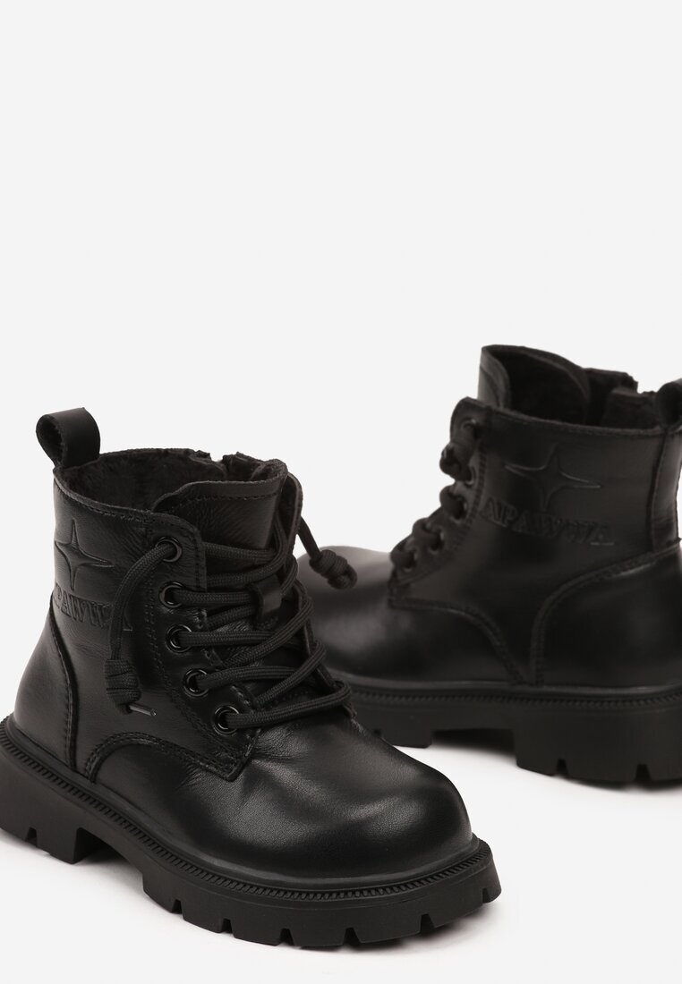  Botine Plate Negre cu Model în Relief și Șireturi Ventressa
