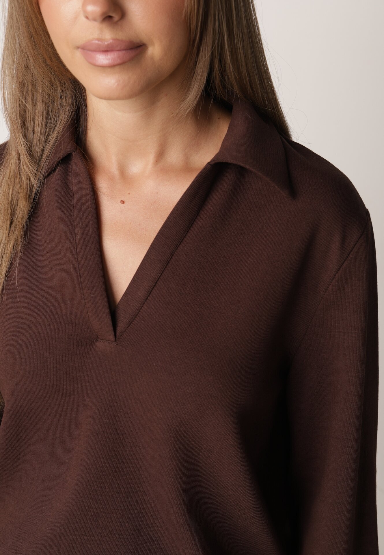 by swan Bluză din bumbac cu manșete strânse și decolteu în V cu guler Elorwin Maro