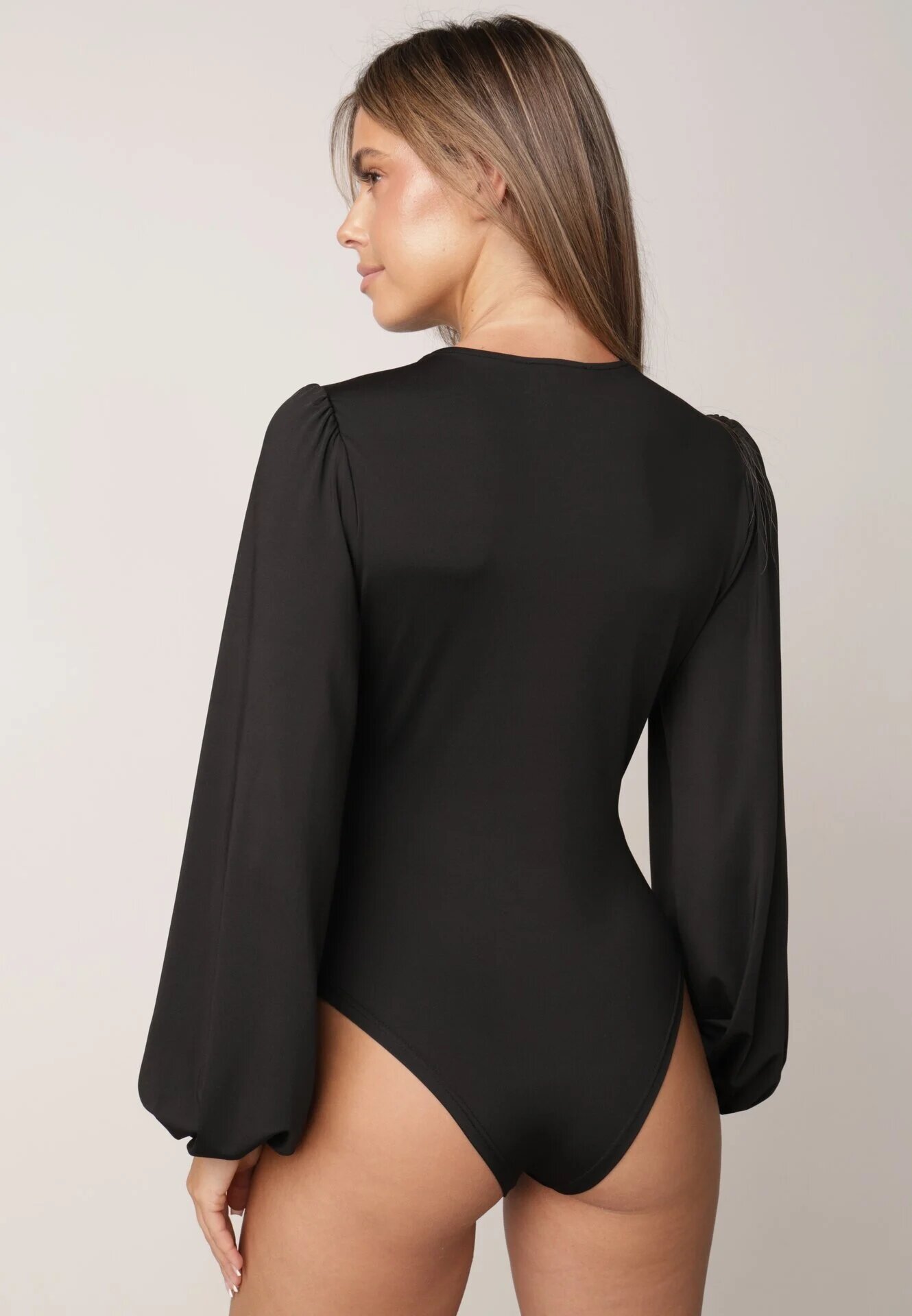 by swan Body din vâscoză cu croială petrecută și mâneci bufante Butteria Negru