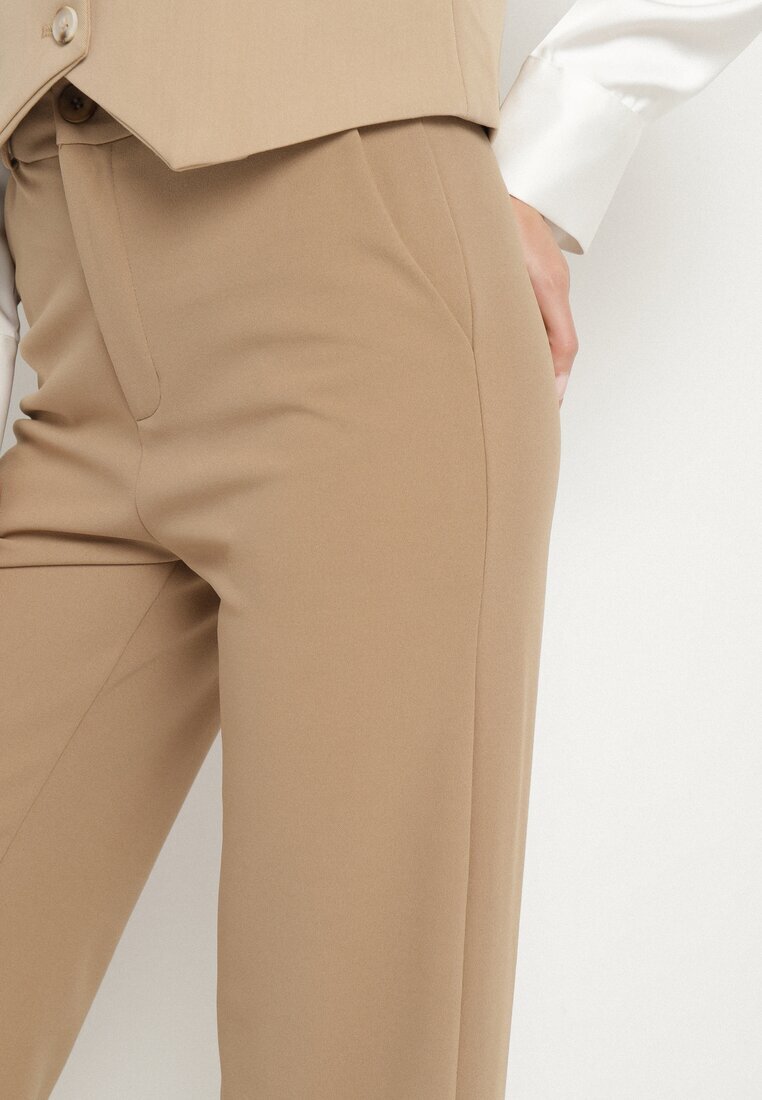 by swan Pantaloni de costum bej închis cu croială largă cu viscoză Seniellea