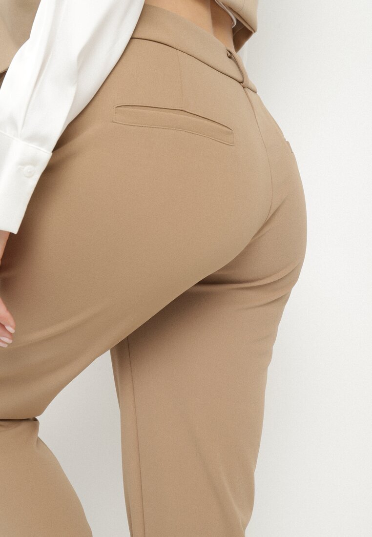 by swan Pantaloni de costum bej închis din viscoză cu talie înaltă și buzunare Senolira