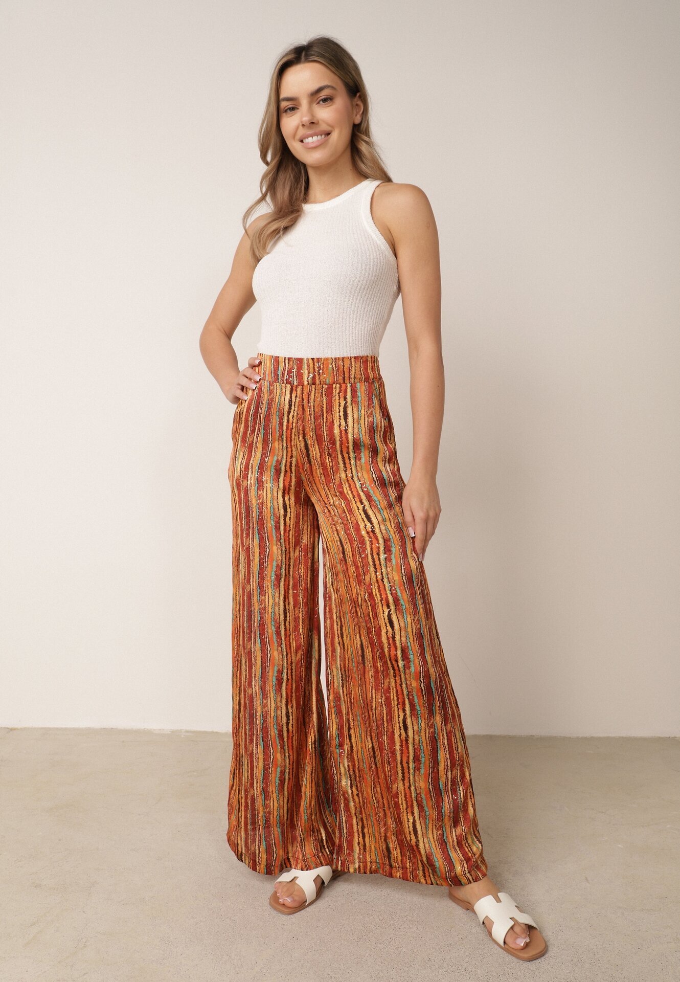by swan Pantaloni Maro cu talie înaltă picioare largi și elastic în talie decorați cu sclipici Gilea