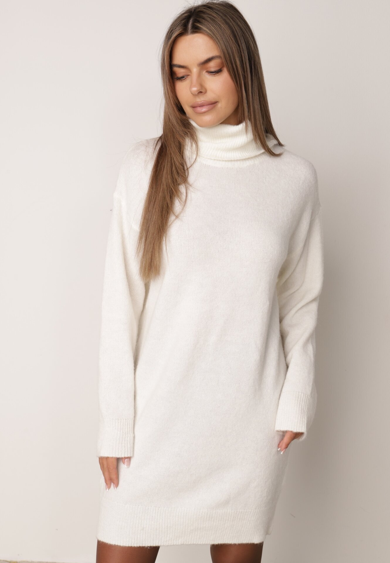 by swan Rochie Albă de Lână Oversize cu Guler Înalt Heire
