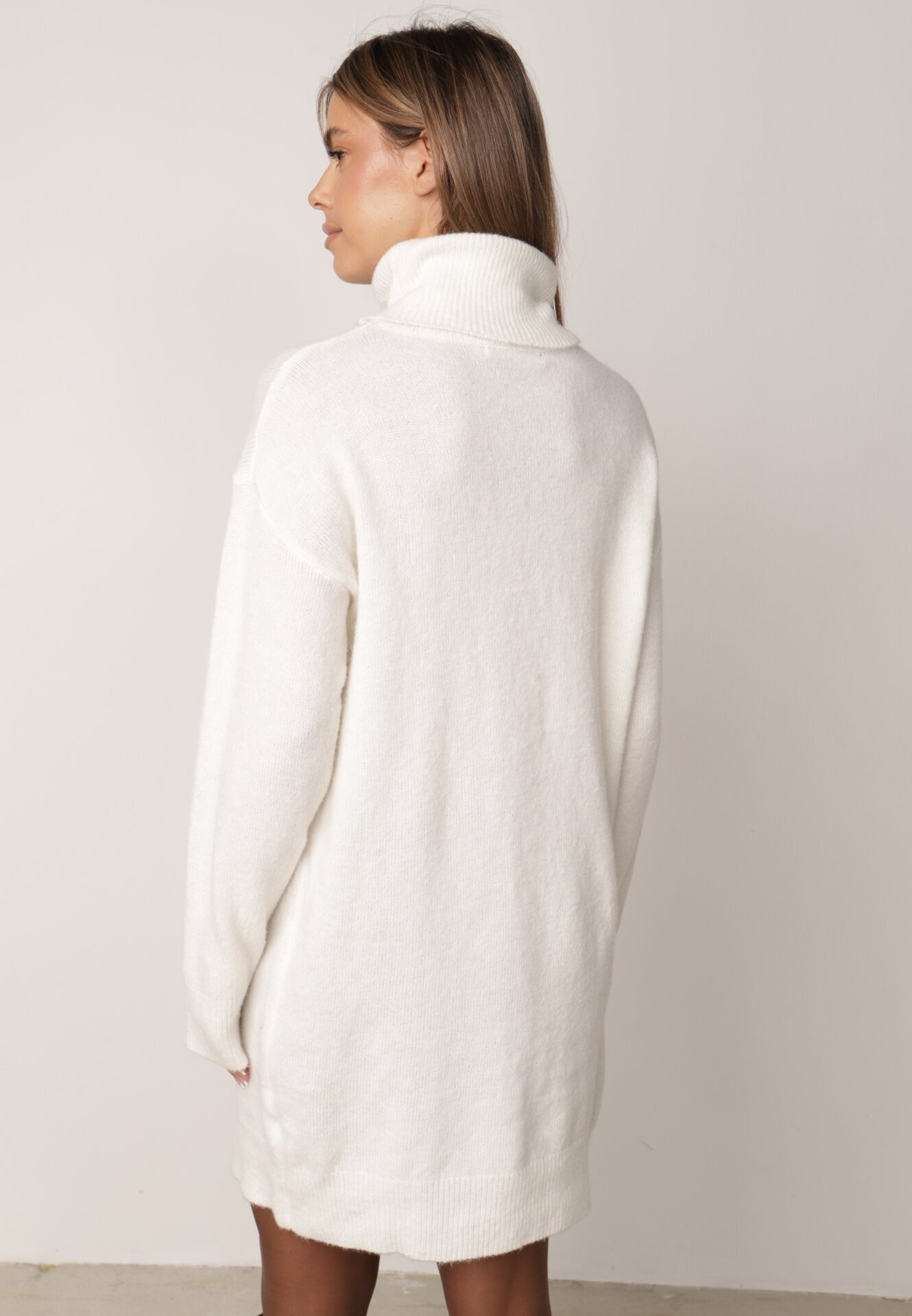 by swan Rochie Albă de Lână Oversize cu Guler Înalt Heire