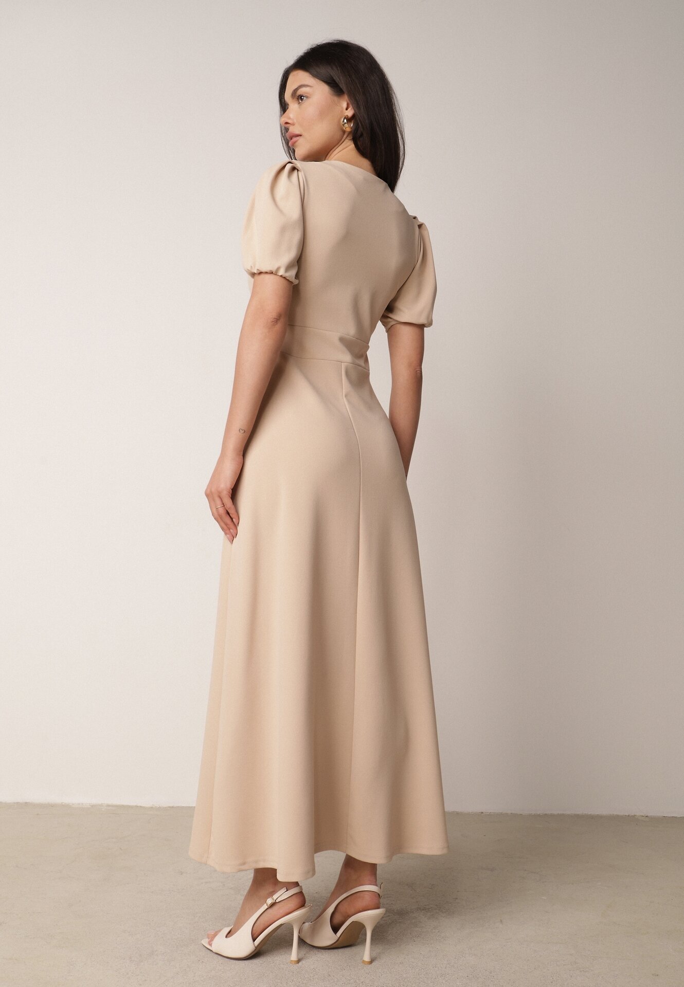 by swan Rochie Bej deschis Cloche cu Decolteu Triunghiular Efralinae