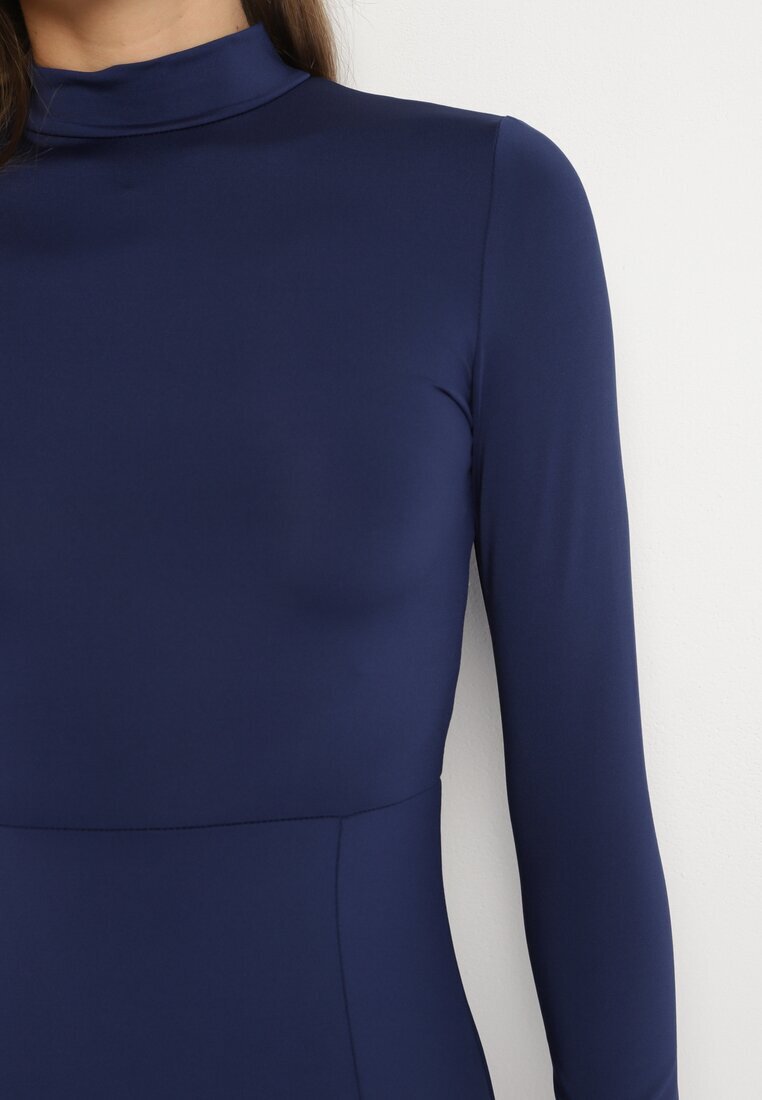 by swan Rochie Bleumarin cu guler semi-înalt cambrată cu șliț lateral Sailea