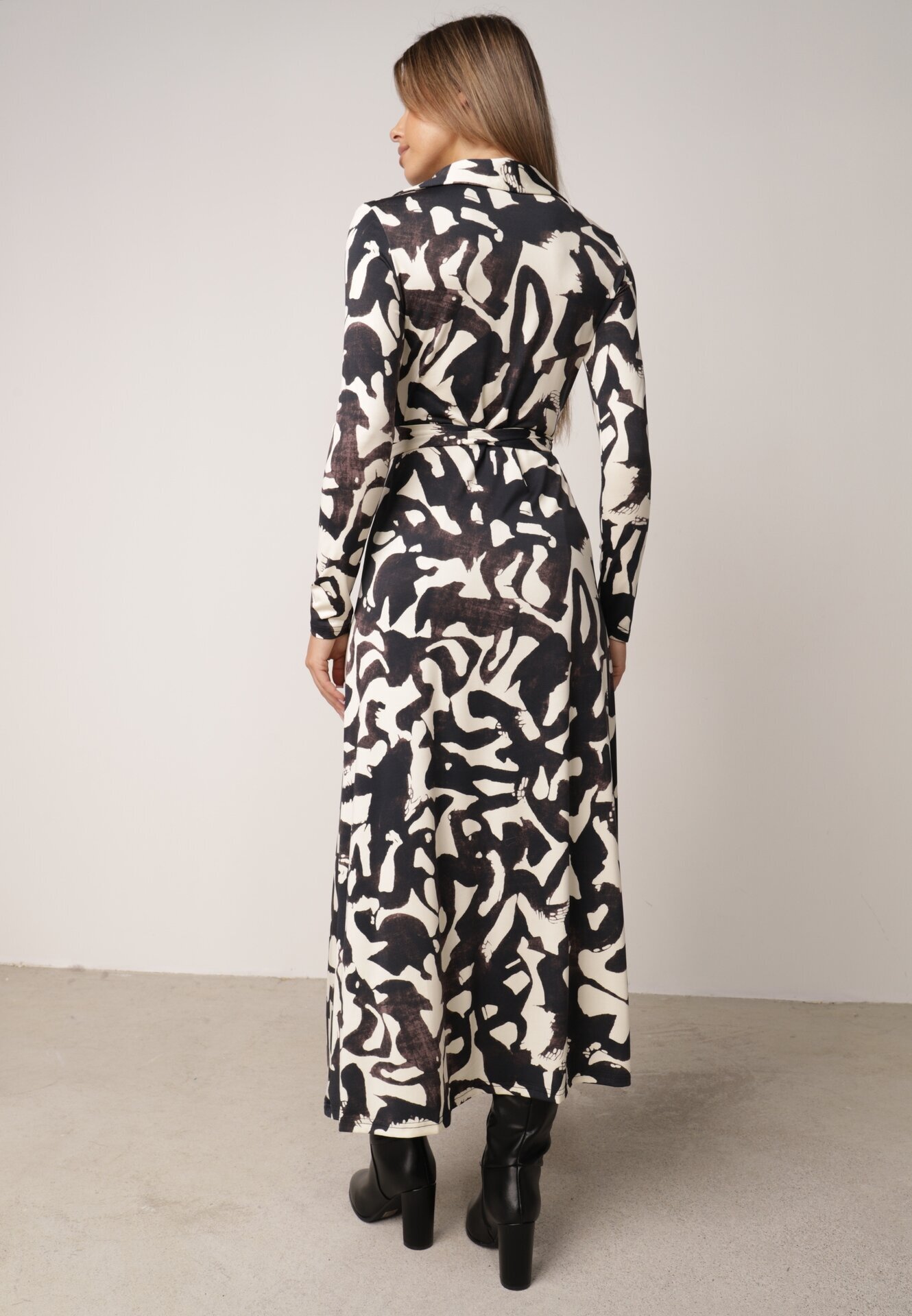 by swan Rochie-cămașă din vâscoză cu curea cu model abstract Galliana Neagră