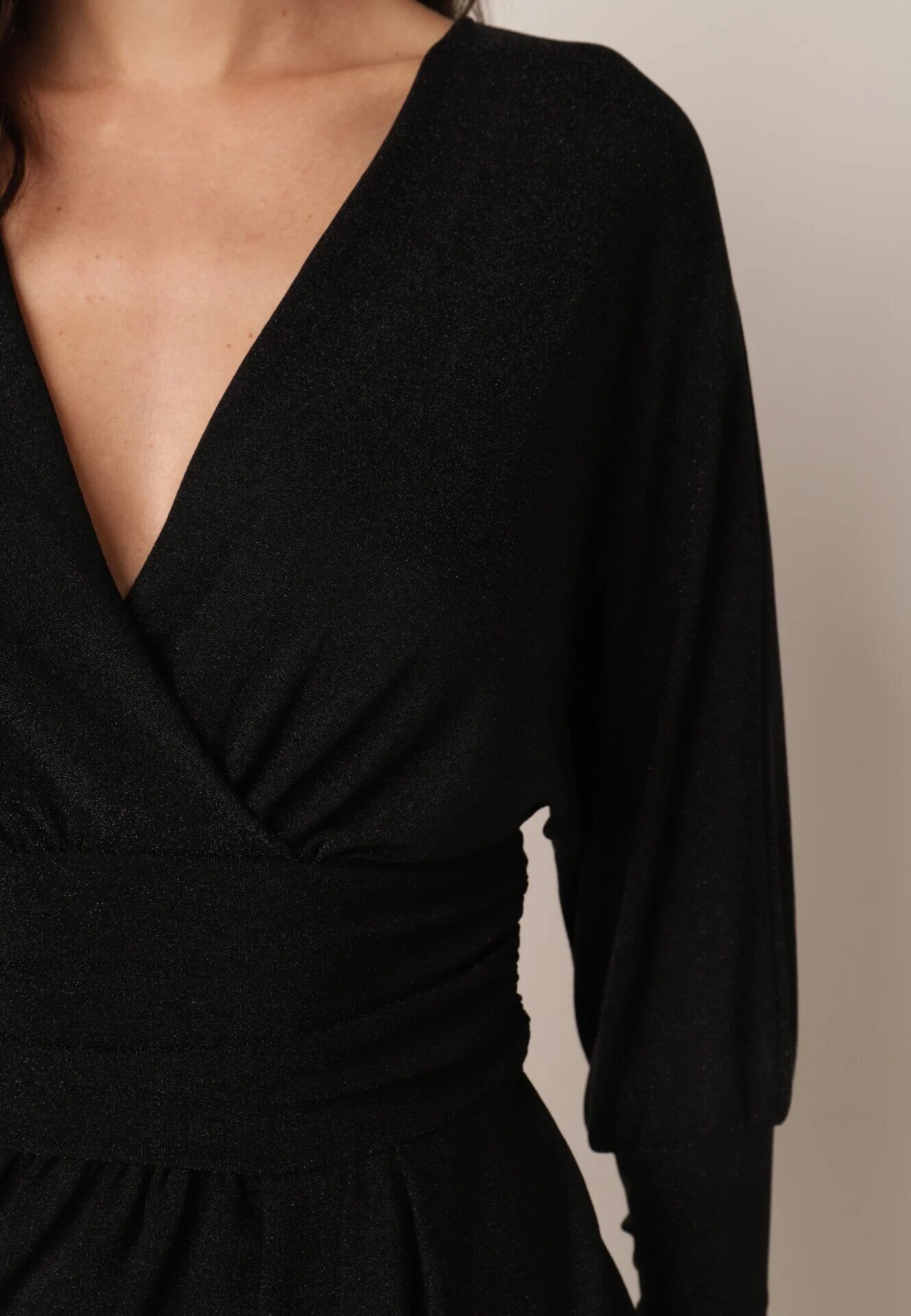 by swan Rochie în plic neagră cu fir metalic Tasse