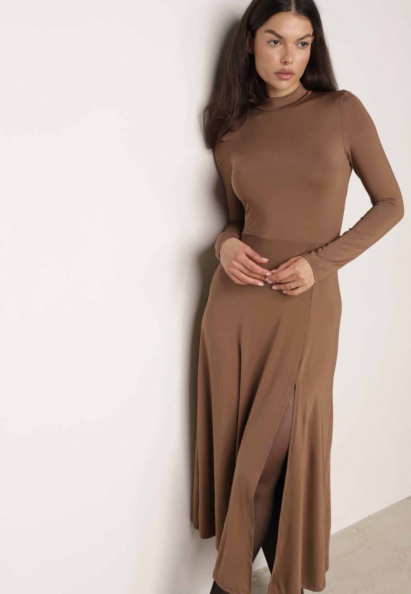 by swan Rochie Maro cu Guler tip Golf Cambrată cu Șliț pe Lateral Sailea