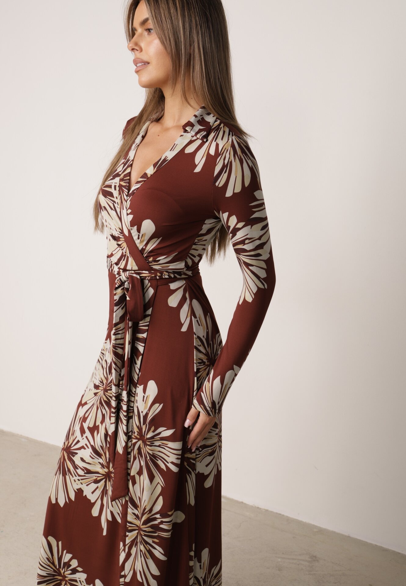 by swan Rochie petrecută din vâscoză cu imprimeu floral Guinesa Bordo