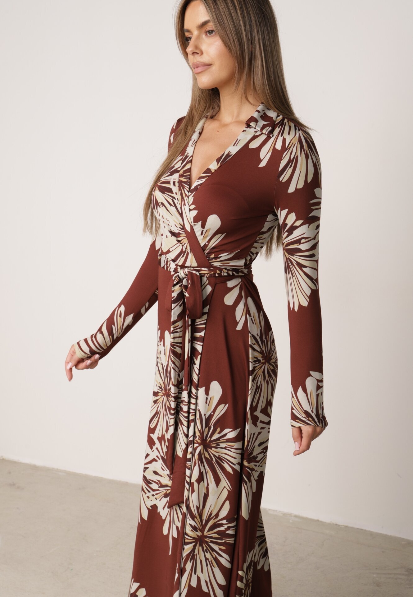 by swan Rochie petrecută din vâscoză cu imprimeu floral Guinesa Bordo