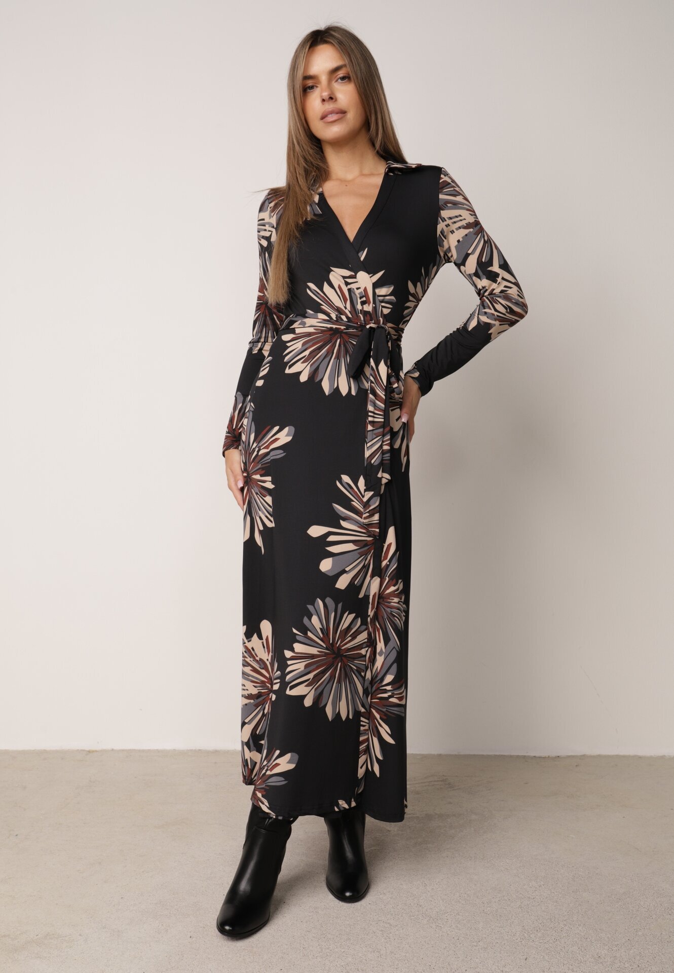 by swan Rochie petrecută din vâscoză cu imprimeu floral Guinesa Neagră