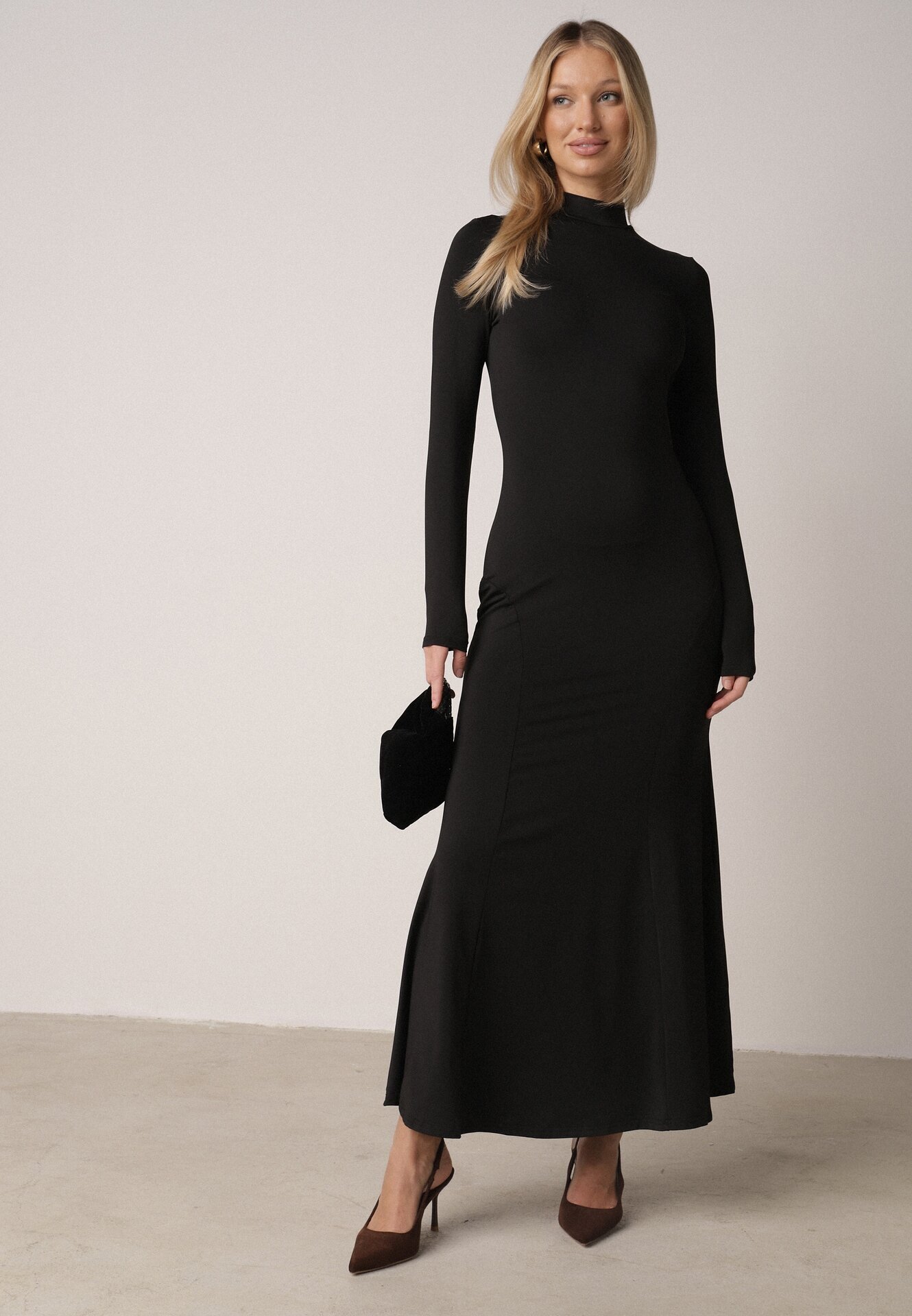 by swan Rochie Taliată Neagră De Cocktail cu Viscoză și Guler semi-înalt Zozelira