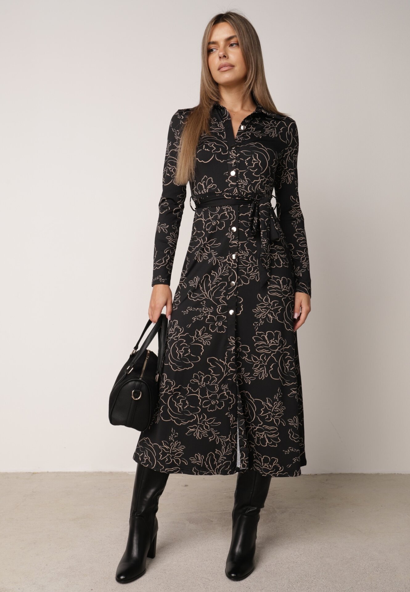 by swan Rochie tip cămașă din vâscoză cu flori și curea Harvina Neagră