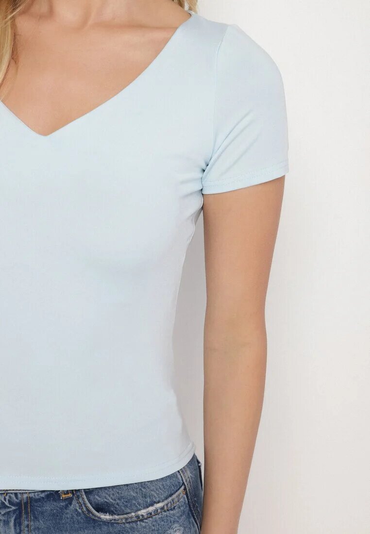 by swan Tricou Albastru deschis cu Vâscoză cu croială ajustată cu decolteu în V Folarisse