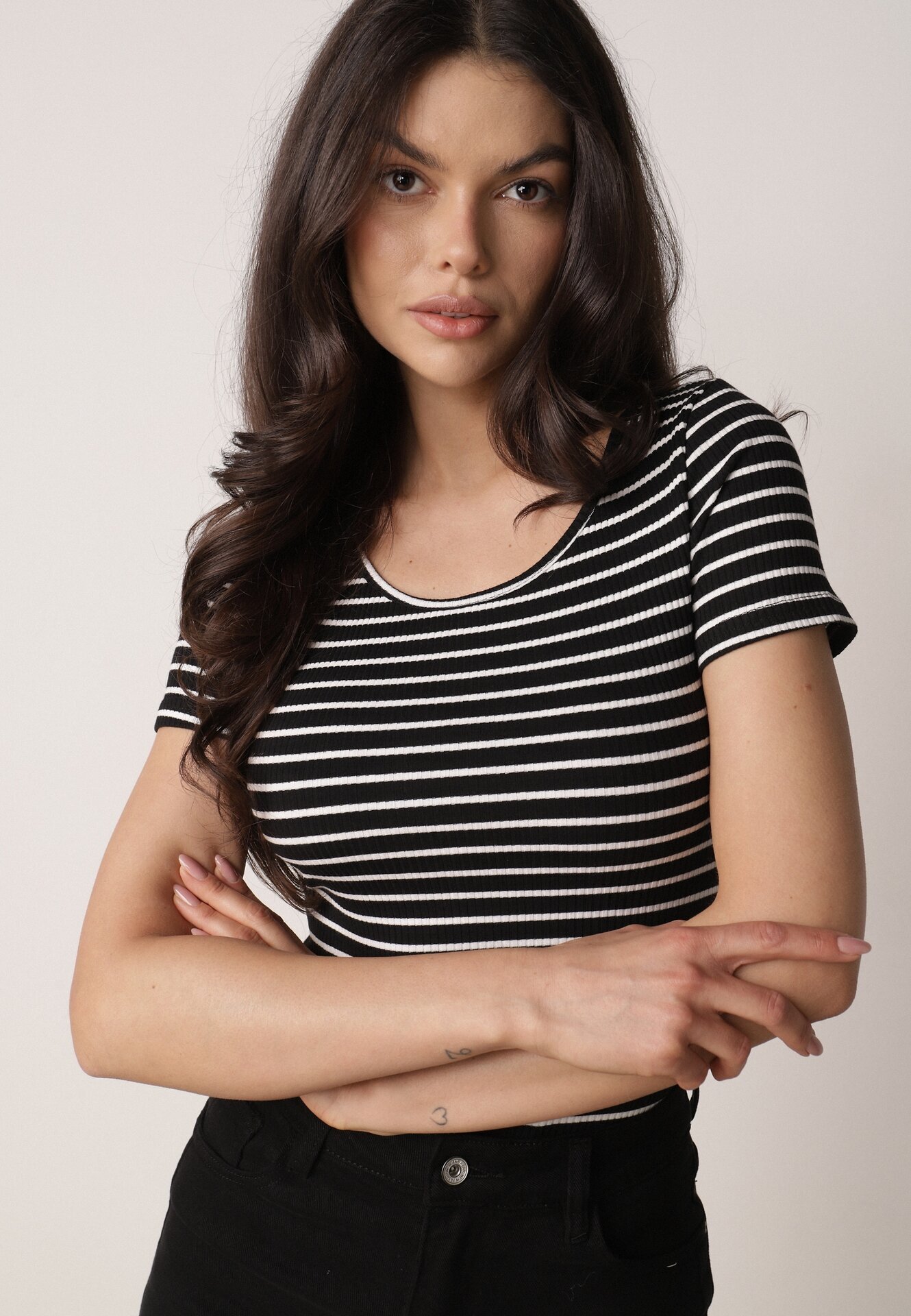 by swan Tricou Negru-Alb din bumbac cu mânecă scurtă în dungi Ernlea